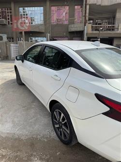 نيسان فيرسا